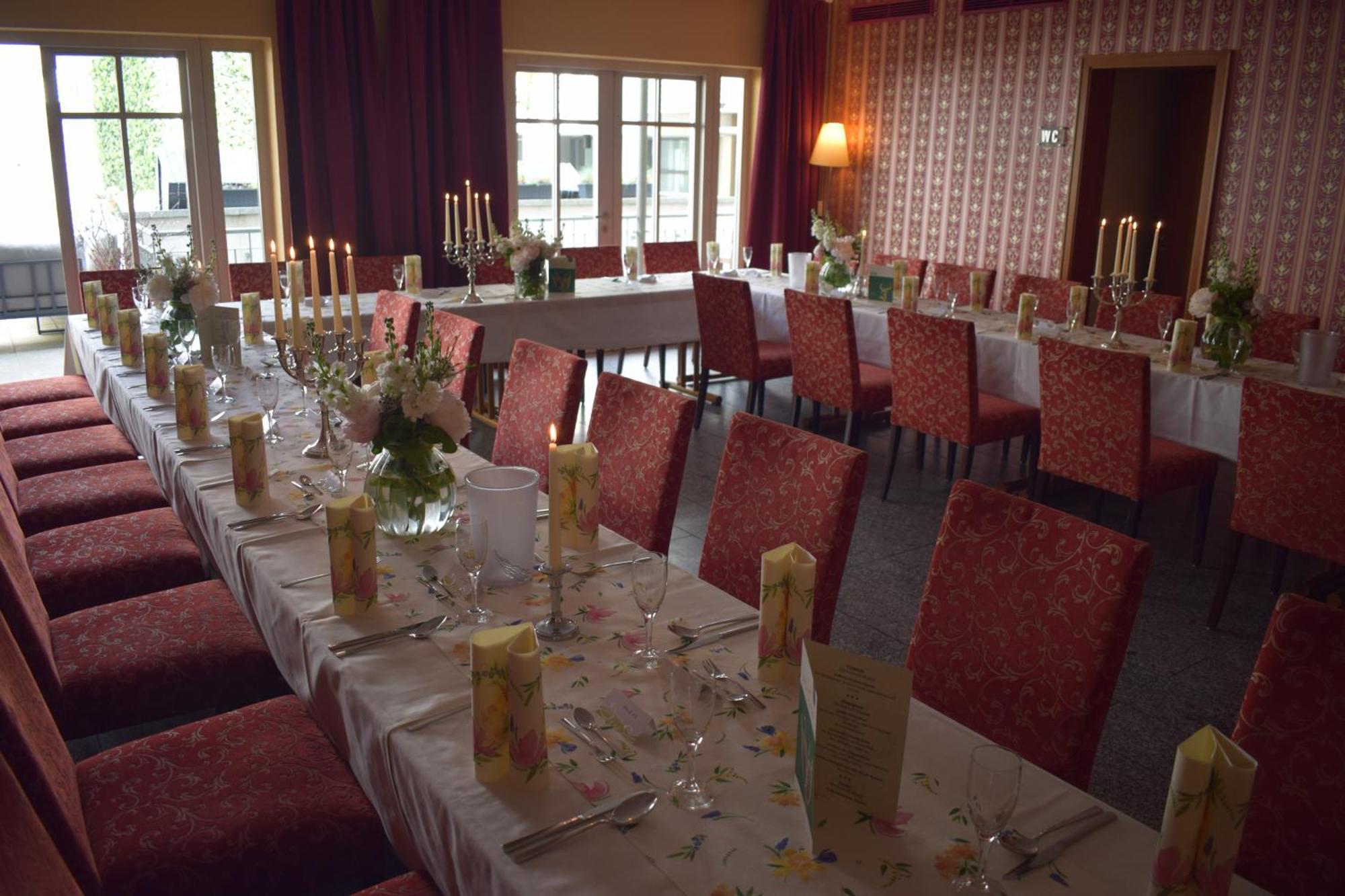 Akzent Hotel Goldner Hirsch Каменц Екстериор снимка